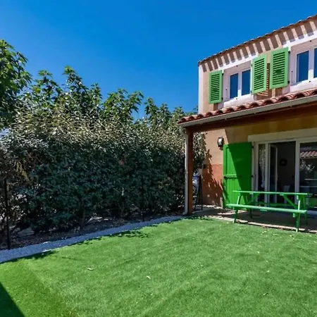 House With Garden Near Holiday home